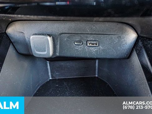 Used 2025 Chevrolet Trax LT FWD image 40