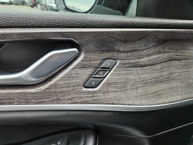 Used 2024 Jeep Grand Cherokee Limited w/ Luxury Tech Group II AWD/4WD image 29