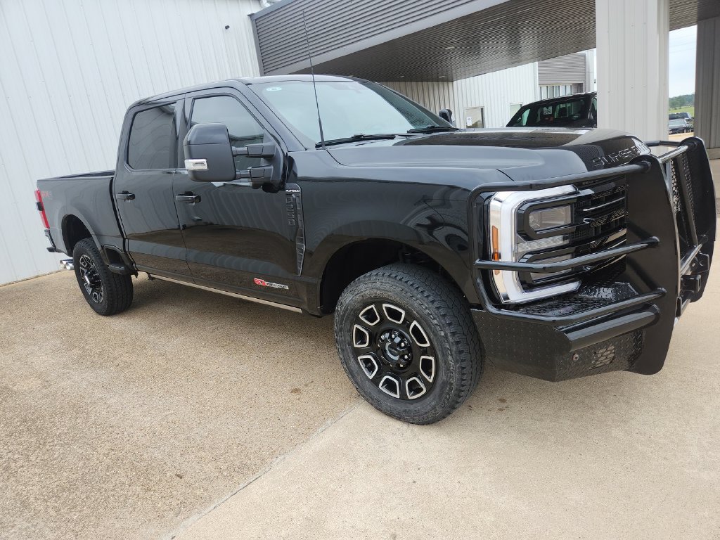 Used 2025 Ford F250 Platinum AWD/4WD image 2