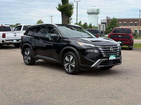 Used 2024 Nissan Rogue SL AWD/4WD image 2