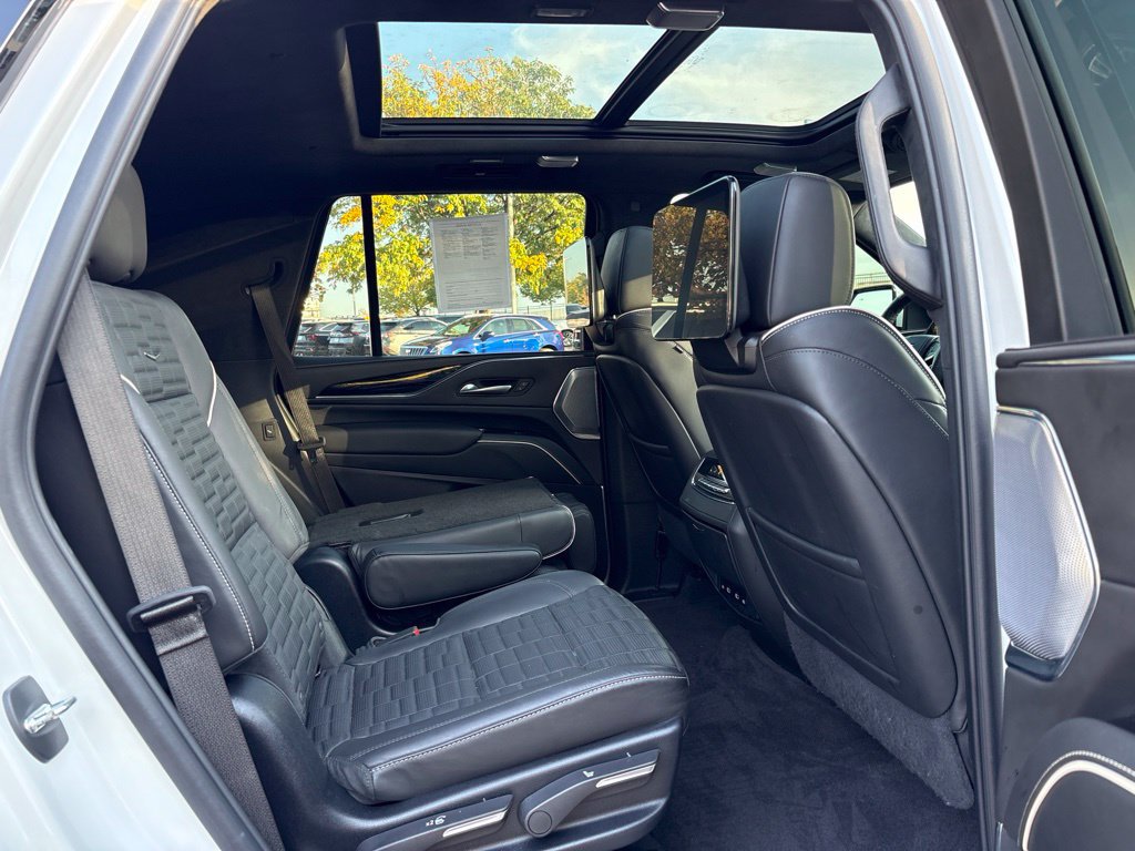 Used 2024 Cadillac Escalade V w/ LPO, ONYX Package AWD/4WD image 28