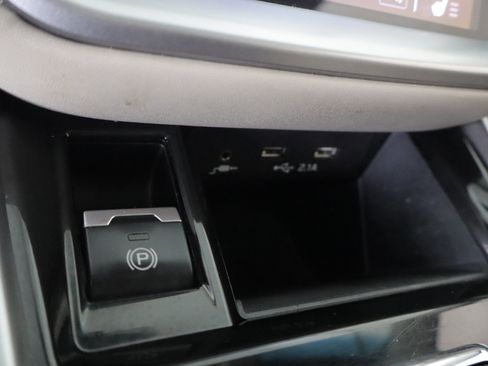 Used 2021 Subaru Outback Limited XT AWD/4WD image 17