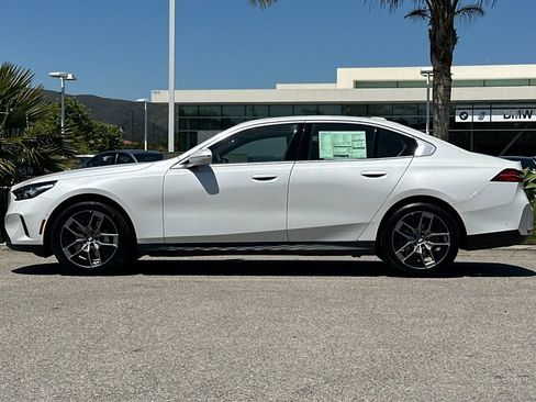 New 2026 BMW 530i RWD image 6