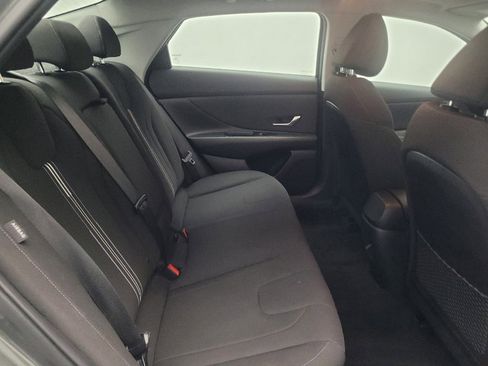 Used 2025 Hyundai Elantra SEL FWD image 19