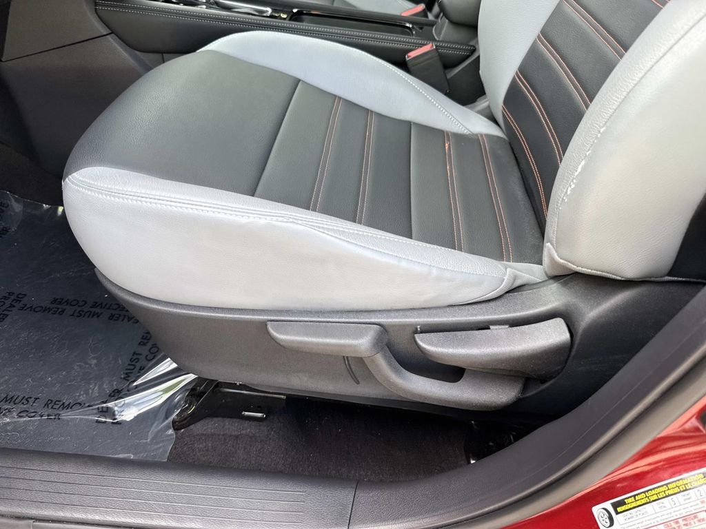 Used 2024 Nissan Kicks SR w/ SR Premium Package FWD image 25