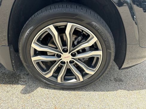 Used 2020 GMC Terrain Denali w/ Denali Premium Package AWD/4WD image 4