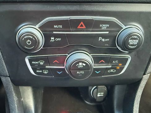 Used 2017 Dodge Charger SXT w/ AWD Plus Group image 18