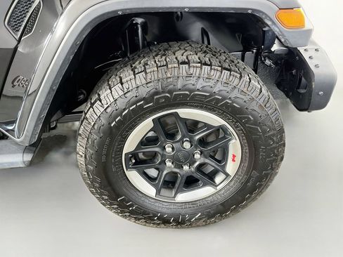 Used 2021 Jeep Wrangler Unlimited Rubicon w/ Dual Top Group AWD/4WD image 32