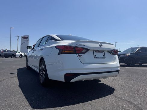 Used 2025 Nissan Altima 2.5 SV FWD image 5