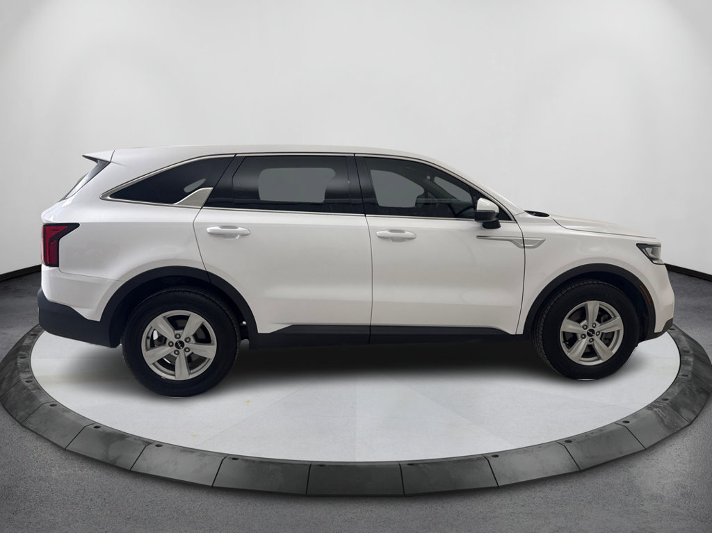 Used 2022 Kia Sorento LX FWD image 4