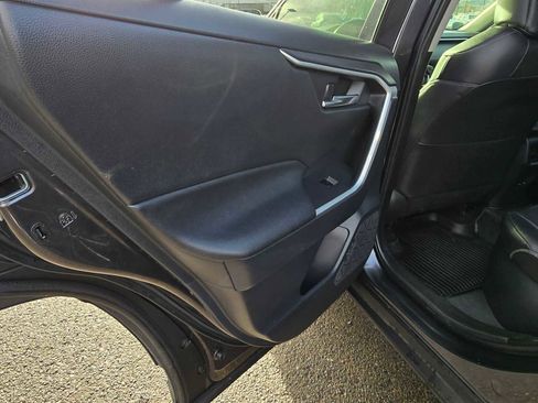 Used 2023 Toyota RAV4 XLE Premium image 18