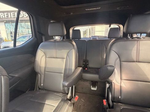 Used 2022 Chevrolet Traverse RS image 13