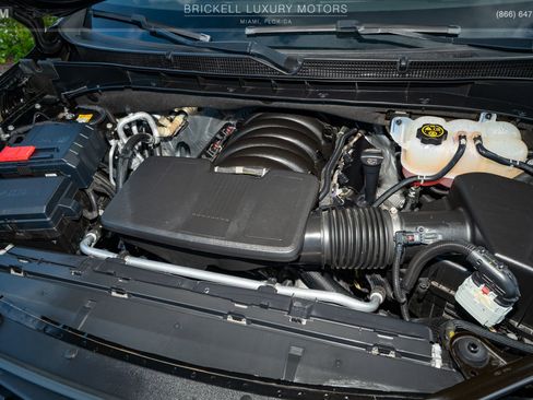 Used 2023 Cadillac Escalade ESV Luxury image 32