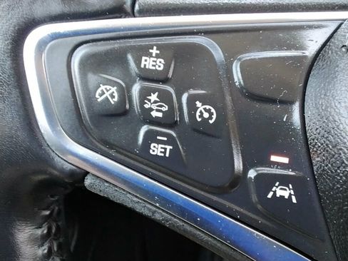 Used 2021 Chevrolet Equinox LT AWD/4WD image 16