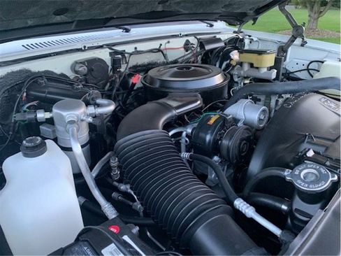 Used 1991 GMC Suburban 4WD image 14