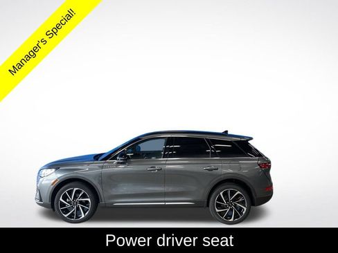 Used 2025 Lincoln Corsair Reserve w/ Towing Package AWD/4WD image 18
