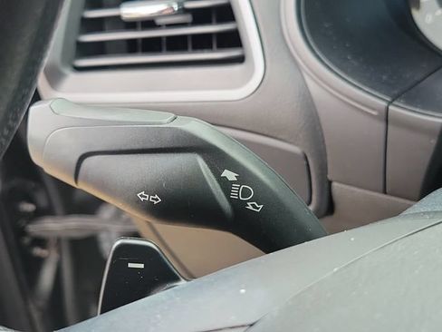 Used 2018 Ford Edge SE AWD/4WD image 9