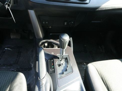 Used 2016 Toyota RAV4 LE image 21