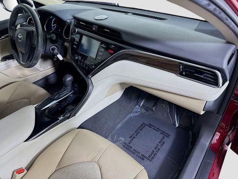 Used 2018 Toyota Camry L image 29