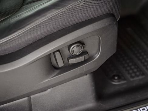 Used 2020 Land Rover Defender 110 X image 47