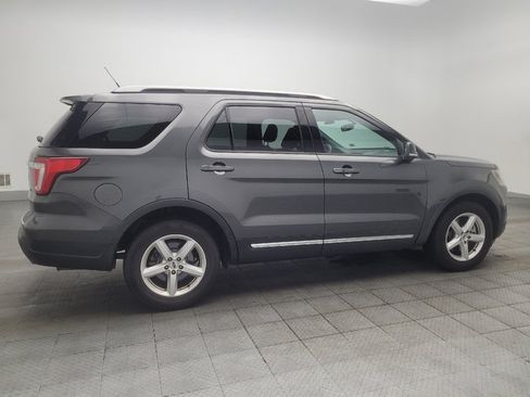 Used 2018 Ford Explorer XLT w/ Equipment Group 202A FWD image 10