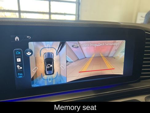 Used 2025 Mercedes-Benz GLE 350 4MATIC image 11