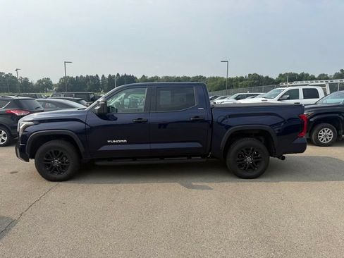 Used 2022 Toyota Tundra SR5 w/ SR5 Convenience Package AWD/4WD image 14