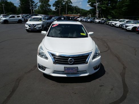 Used 2015 Nissan Altima 2.5 SV FWD image 3