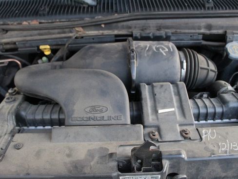 Used 2000 Ford E-150 and Econoline 150 image 9