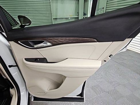 Used 2023 Buick Envision Avenir image 40