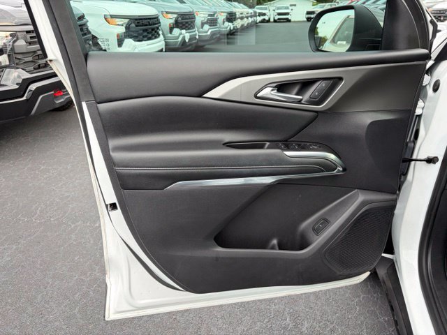 Used 2024 Chevrolet Traverse LS FWD image 12