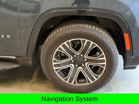 Used 2024 Jeep Wagoneer L 4WD w/ Premium Group I image 2