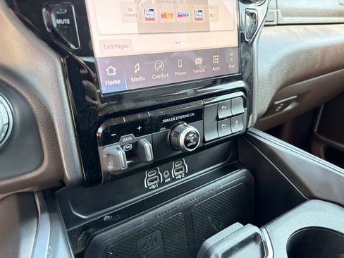 Used 2025 RAM 1500 Laramie w/ Trailer Tow Group AWD/4WD image 22