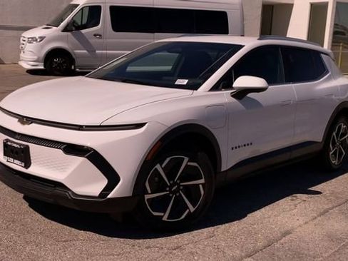 New 2026 Chevrolet Equinox EV LT FWD image 4