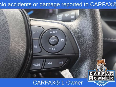 Used 2022 Toyota RAV4 LE AWD/4WD image 2