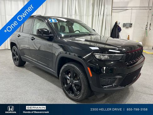 Used 2023 Jeep Grand Cherokee Altitude AWD/4WD image 1