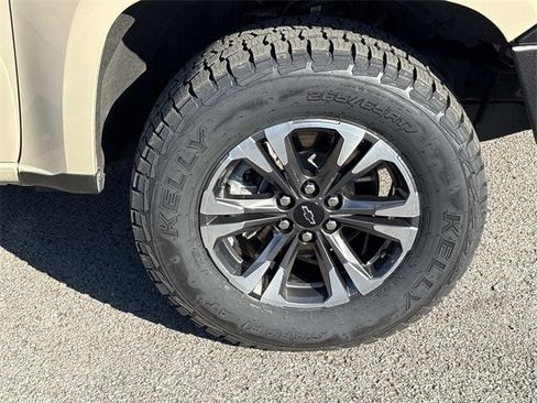 Used 2021 Chevrolet Colorado Z71 w/ Safety Package image 9