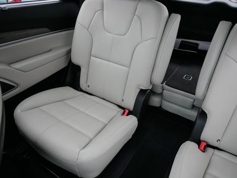 Certified 2022 Kia Telluride SX w/ Towing Package AWD/4WD image 12