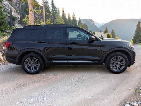 Certified 2025 Ford Explorer Active w/ Active Comfort Package AWD/4WD image 7