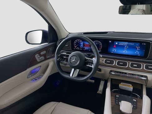 Used 2026 Mercedes-Benz GLS 450 4MATIC image 26