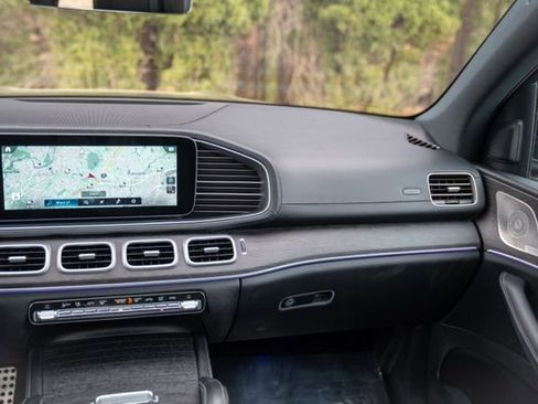 Used 2022 Mercedes-Benz GLS 580 4MATIC image 29