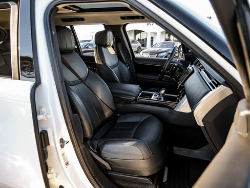 Used 2022 Land Rover Range Rover SE image 30