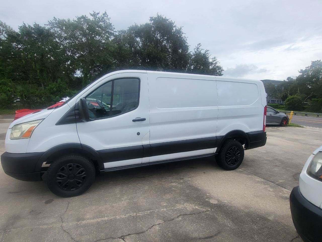Used 2016 Ford Transit 250 130 Low Roof w/ Exterior Upgrade Package RWD image 43
