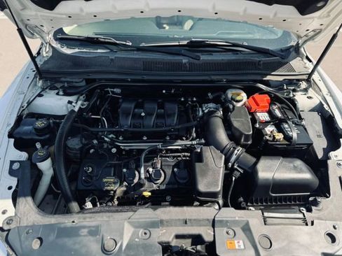 Used 2013 Ford Taurus SEL image 7
