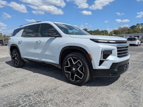 New 2026 Chevrolet Traverse High Country image 2