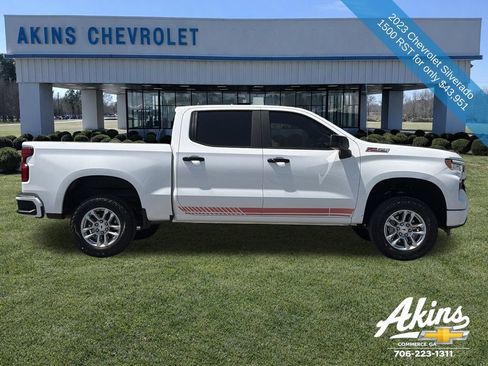 Certified 2023 Chevrolet Silverado 1500 RST w/ Z71 Off-Road Package AWD/4WD image 4