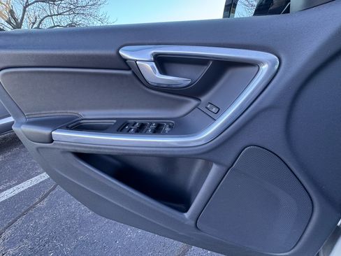 Used 2016 Volvo V60 T5 Cross Country w/ Convenience Package image 30