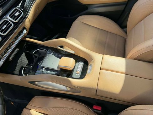 Used 2024 Mercedes-Benz GLS 580 4MATIC image 23
