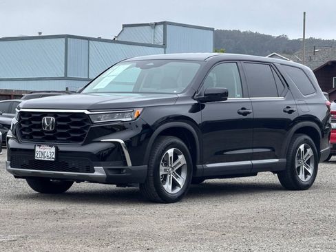 Certified 2025 Honda Pilot EX-L image 8