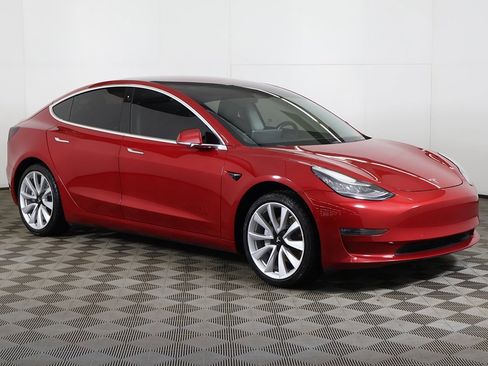 Used 2018 Tesla Model 3 Long Range image 51